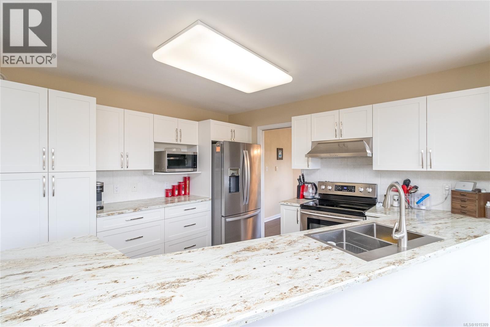 639 Eagle Tree Close, Parksville