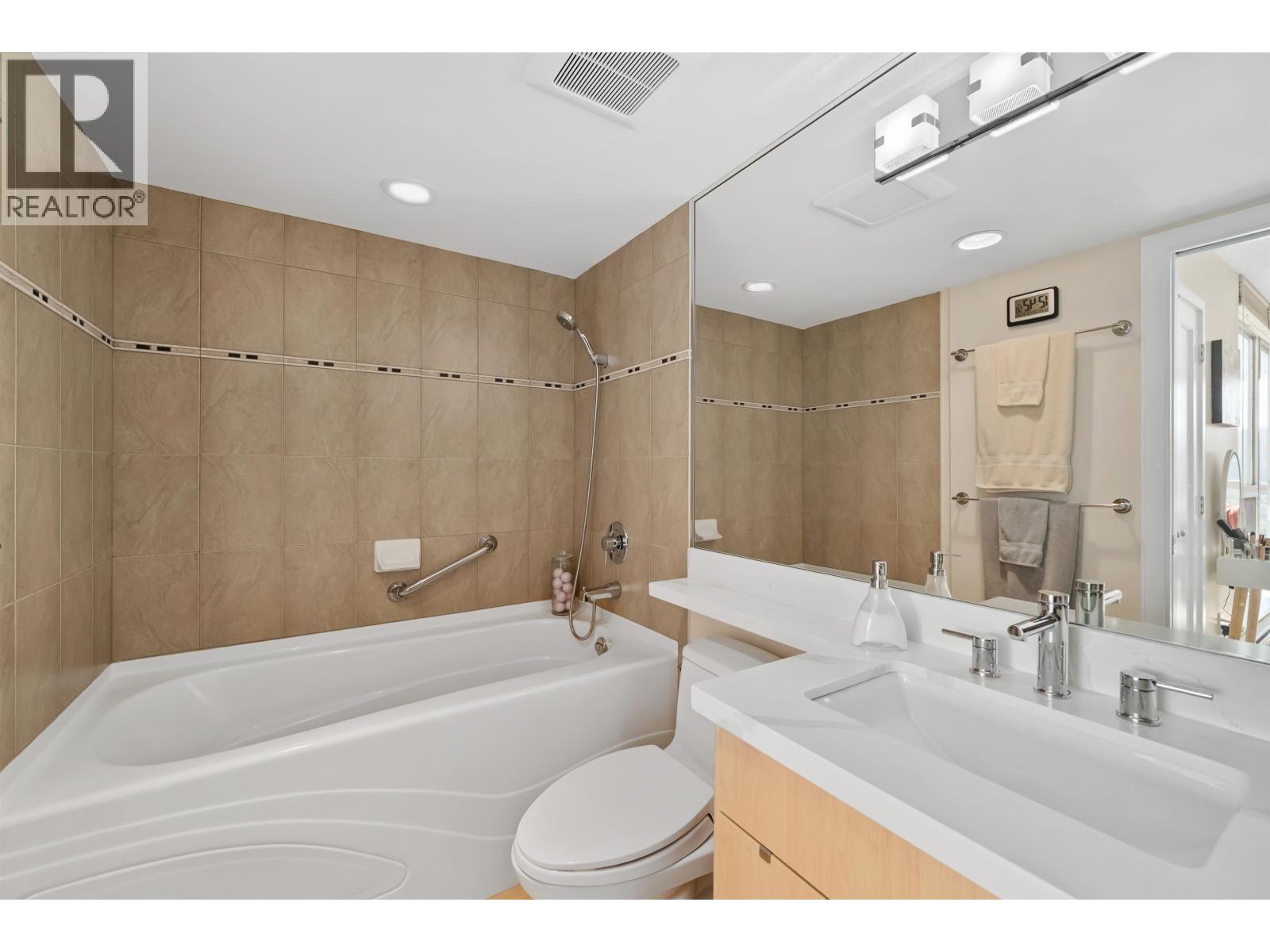 2103 290 NEWPORT DRIVE, Port Moody