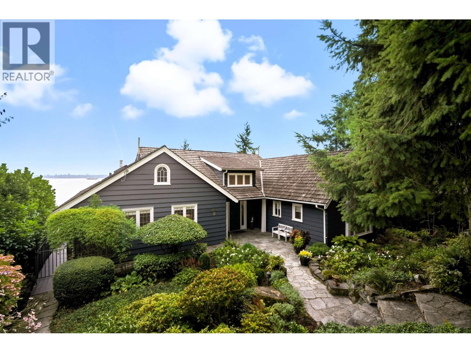3654 CREERY AVENUE, West Vancouver