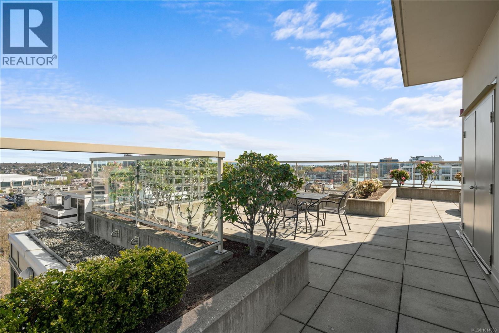 606 760 Johnson Street, Victoria