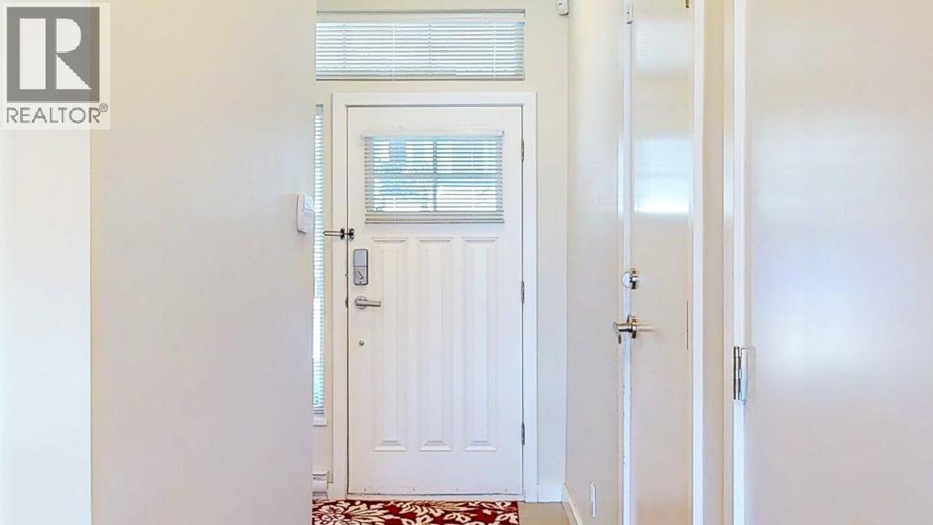 5993 BEACHGATE LANE, Sechelt