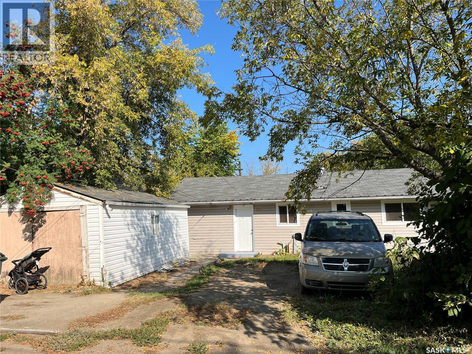 59 18th STREET E - Photo 2 of 13, Prince Albert, Saskatchewan