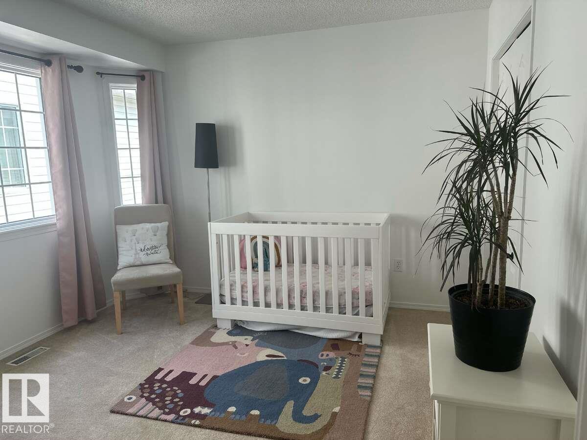 10020 97 AV NW, Edmonton