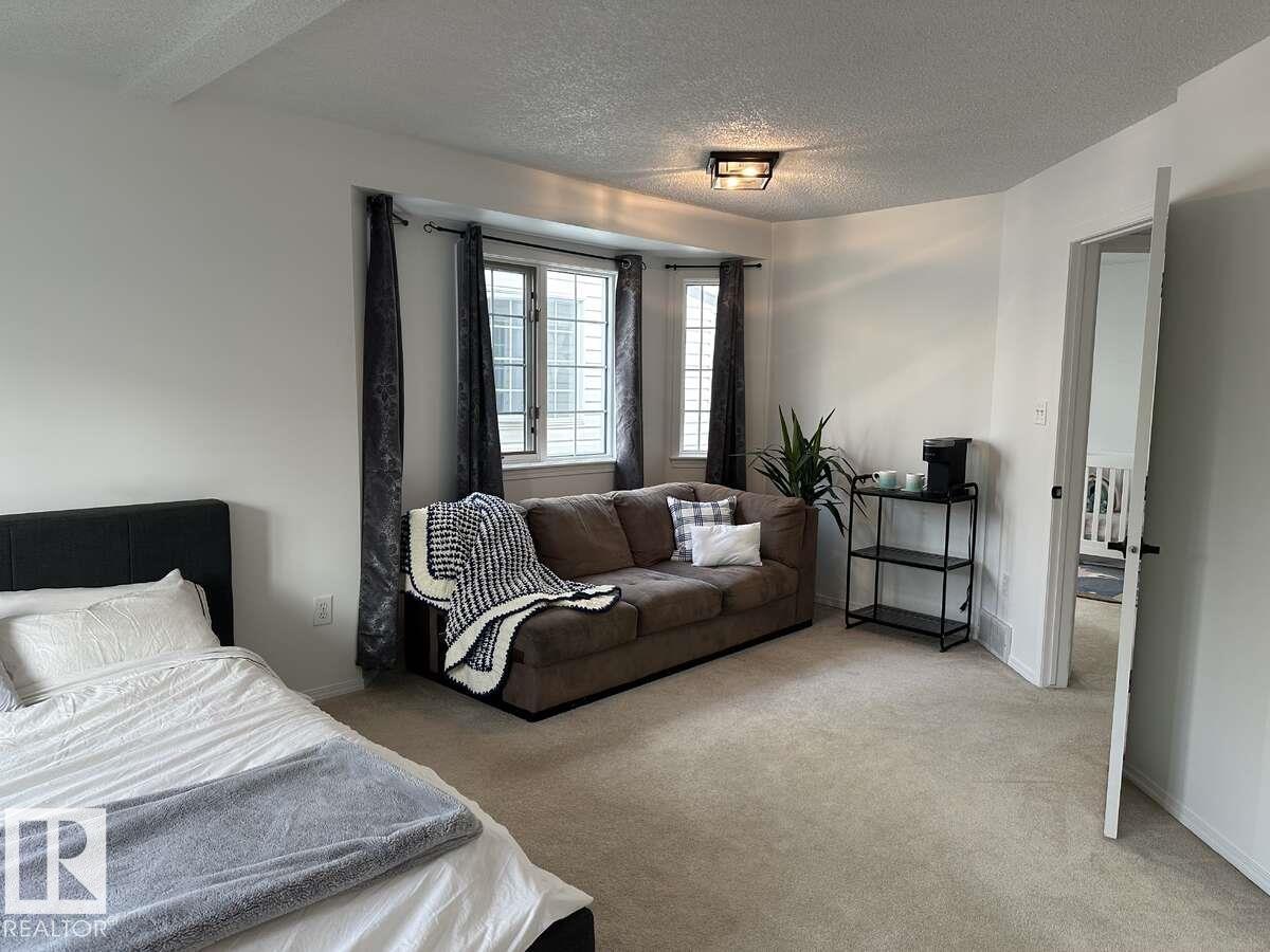 10020 97 AV NW, Edmonton