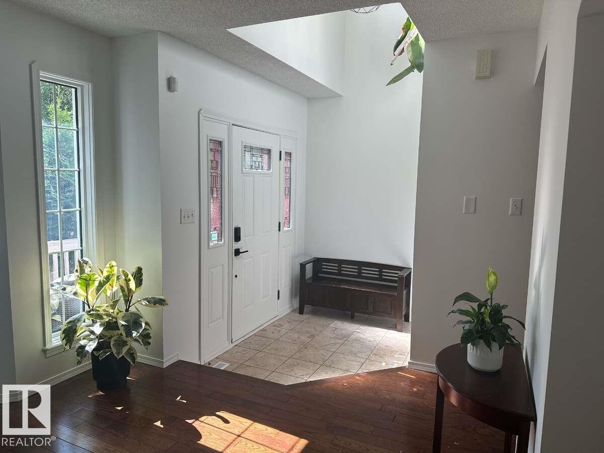 10020 97 AV NW, Edmonton