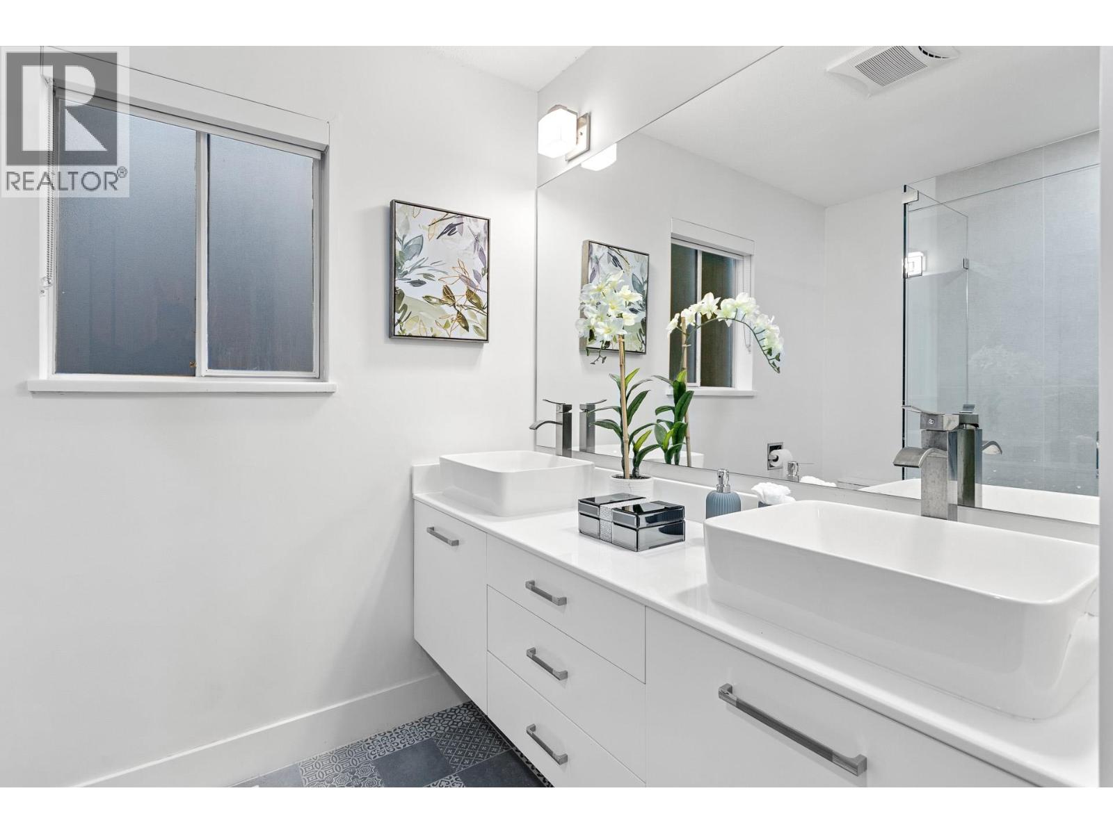 1122 IOCO ROAD, Port Moody