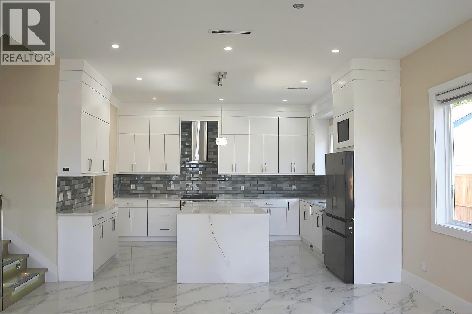 5169 57 STREET, Ladner