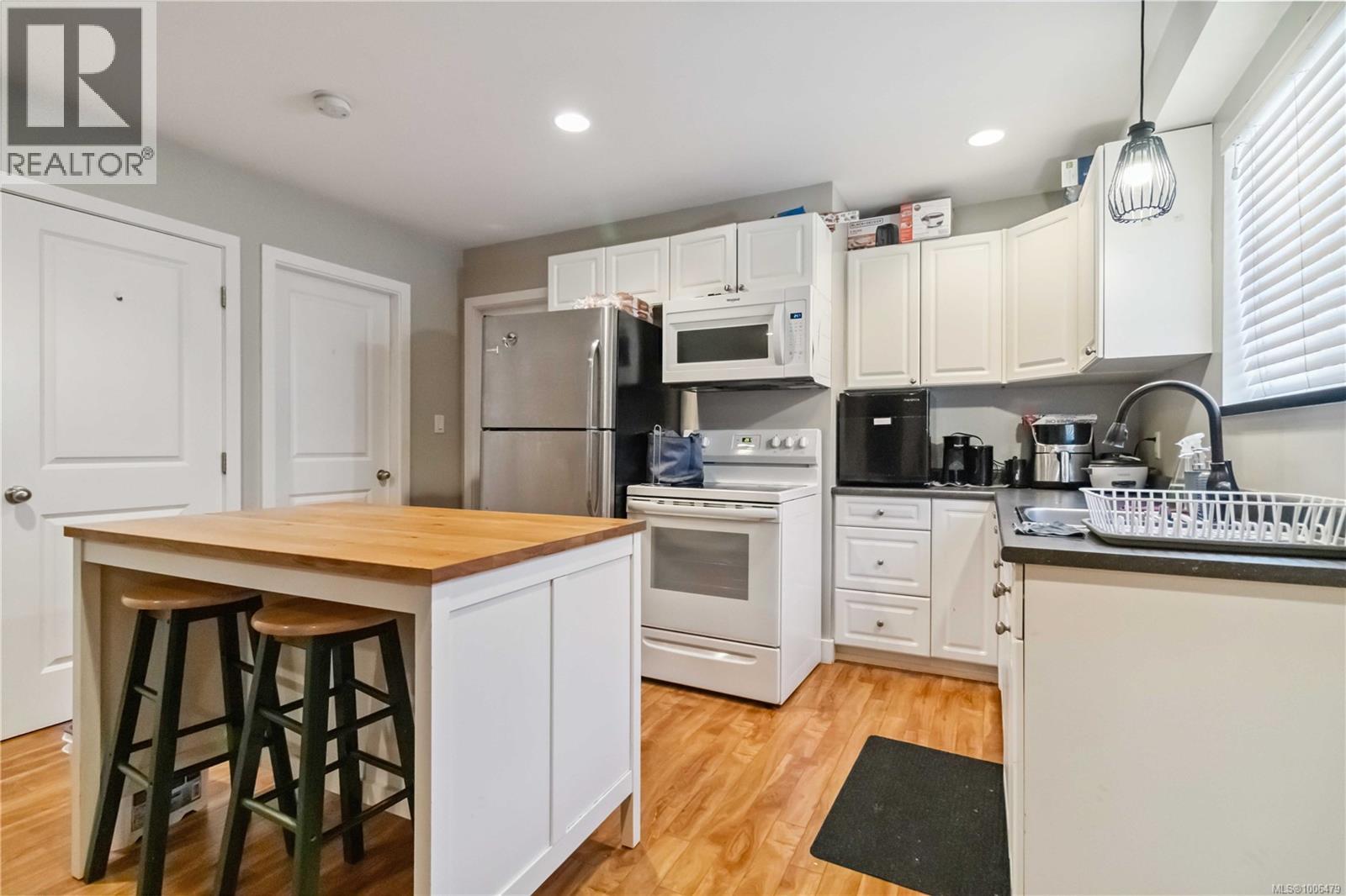971 Rattanwood Pl, Langford