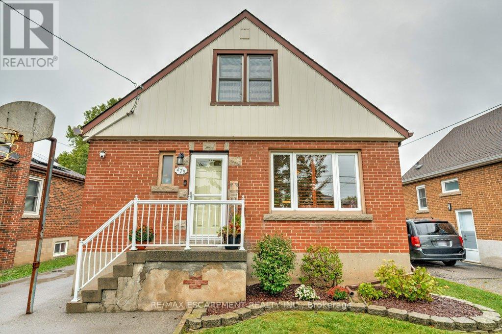 Single Family House for Sale in  MONTROSE AVENUE Hamilton (Rosedale) 