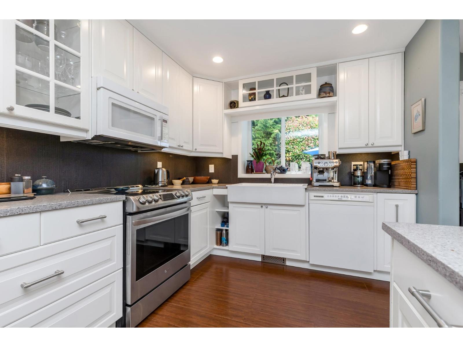 22 34250 HAZELWOOD AVENUE, Abbotsford