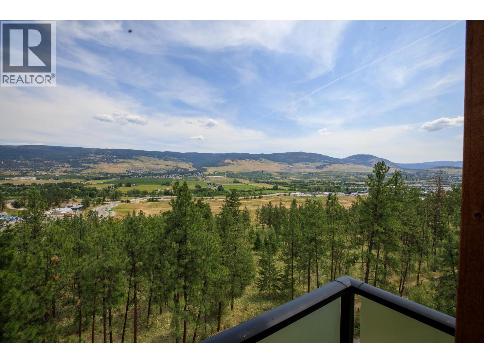 307 985 Academy Way, Kelowna
