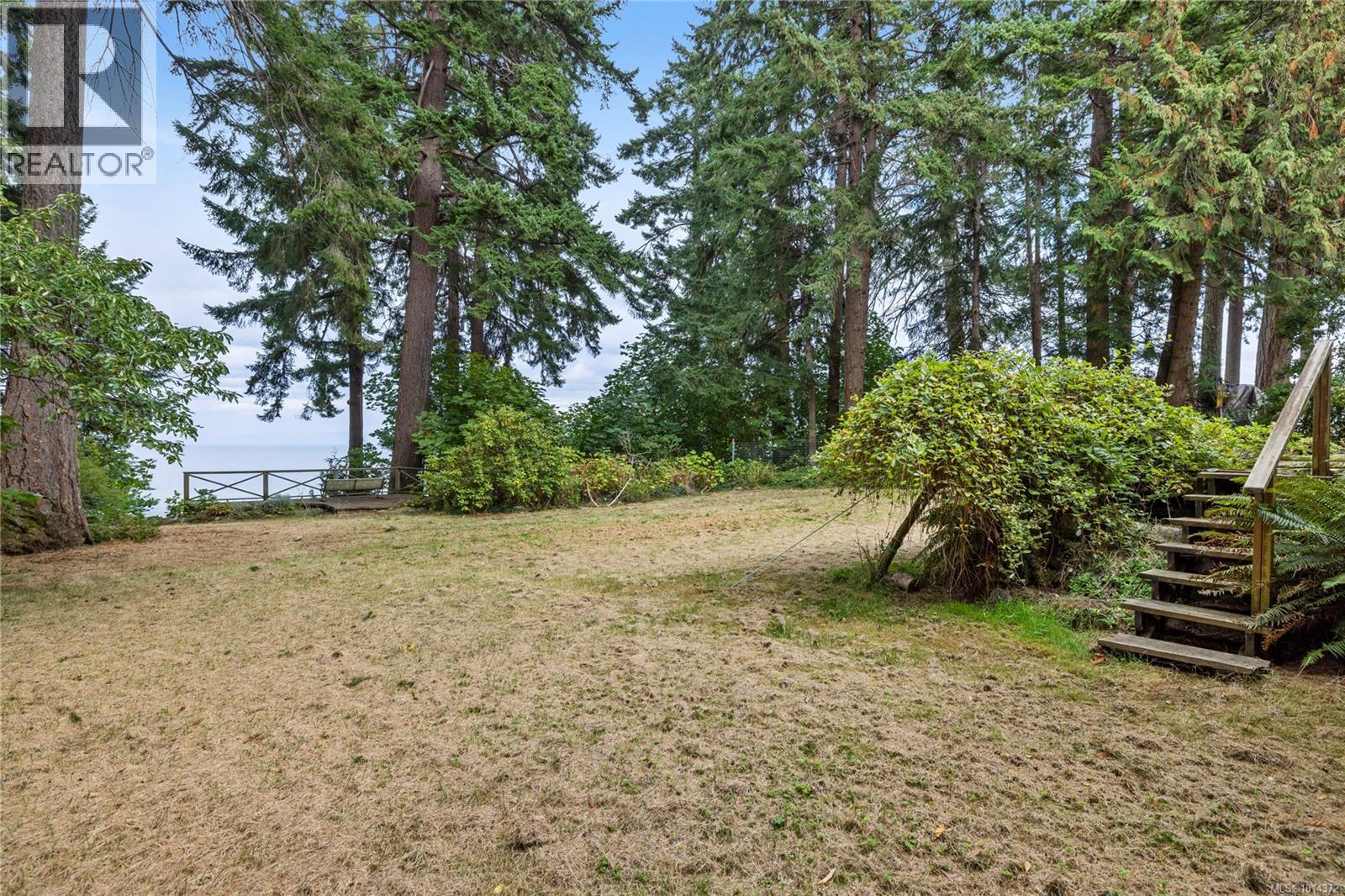 5171 Island Hwy W, Qualicum Beach