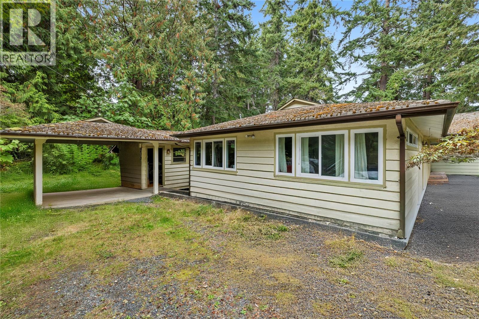 5171 Island Hwy W, Qualicum Beach