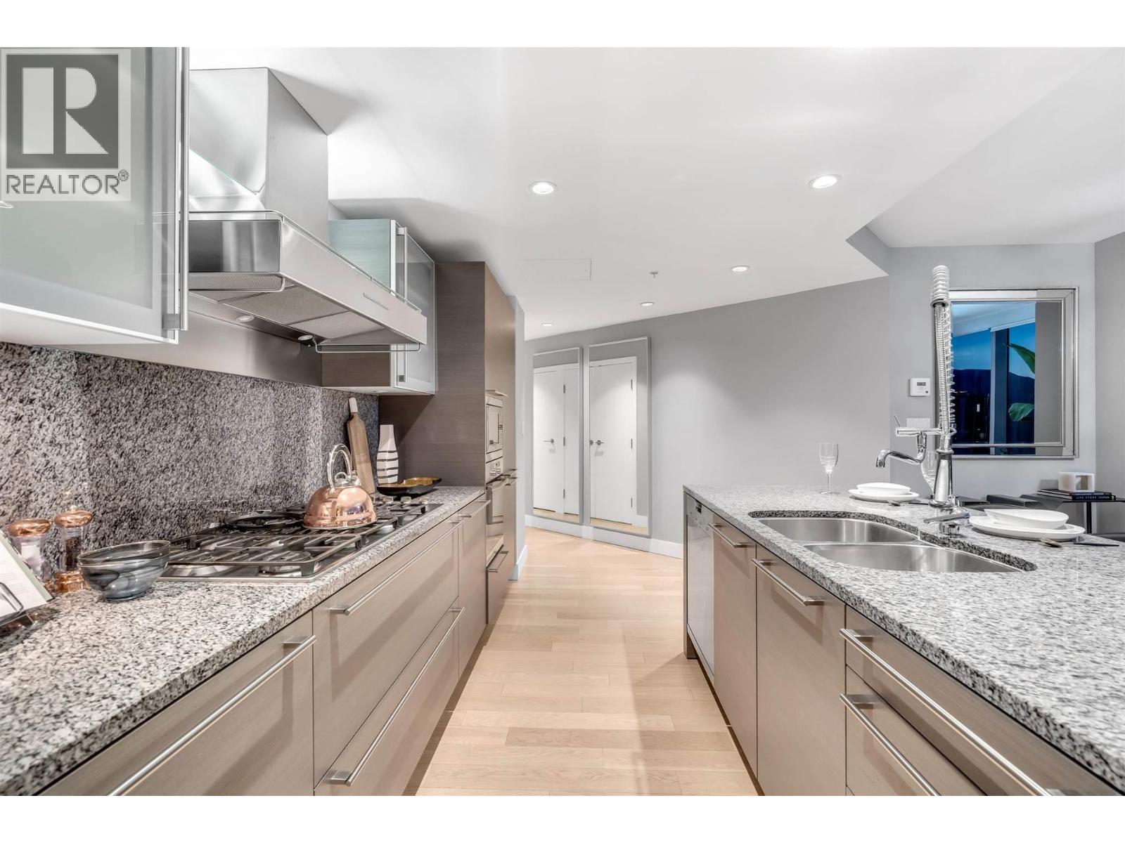 3202 1111 ALBERNI STREET, Vancouver