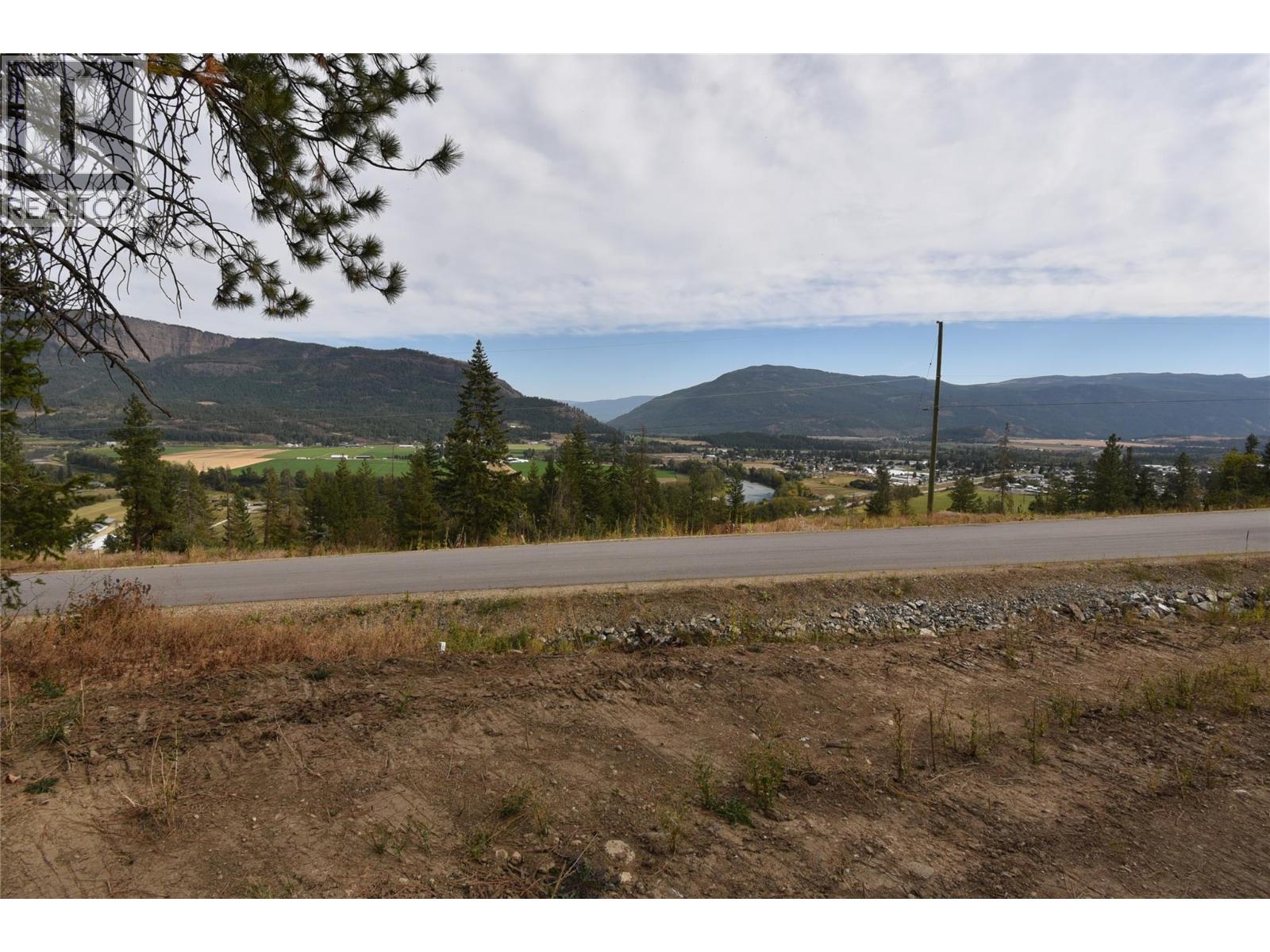 222 Crooked Pine Road, Enderby