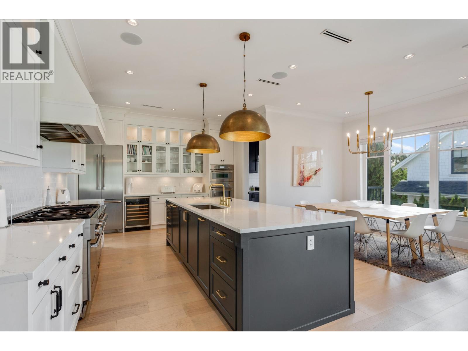 345 E 20TH STREET, North Vancouver