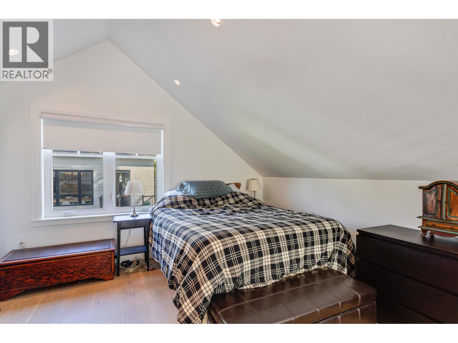 345 E 20TH STREET, North Vancouver