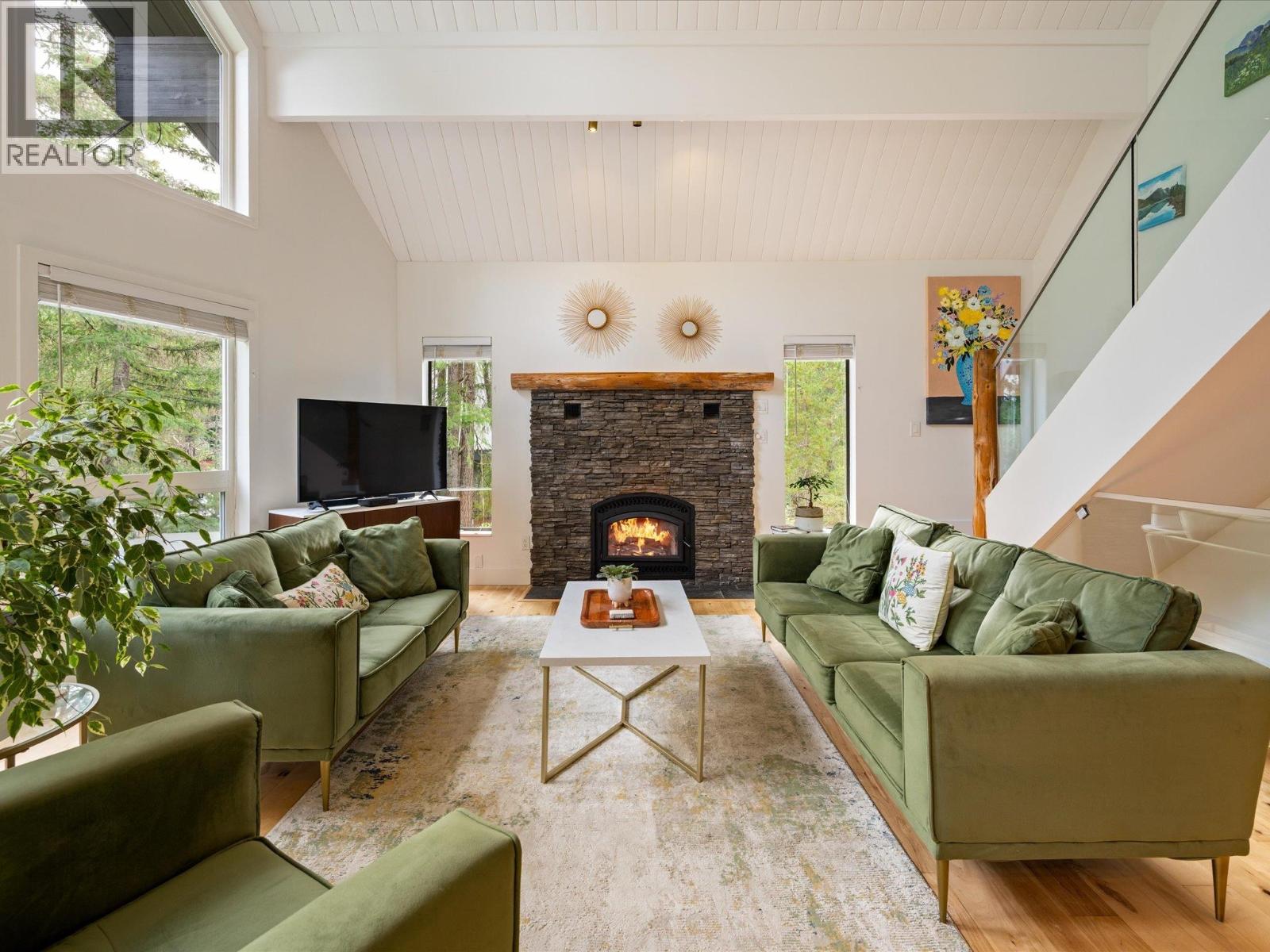 16 GARIBALDI DRIVE, Whistler