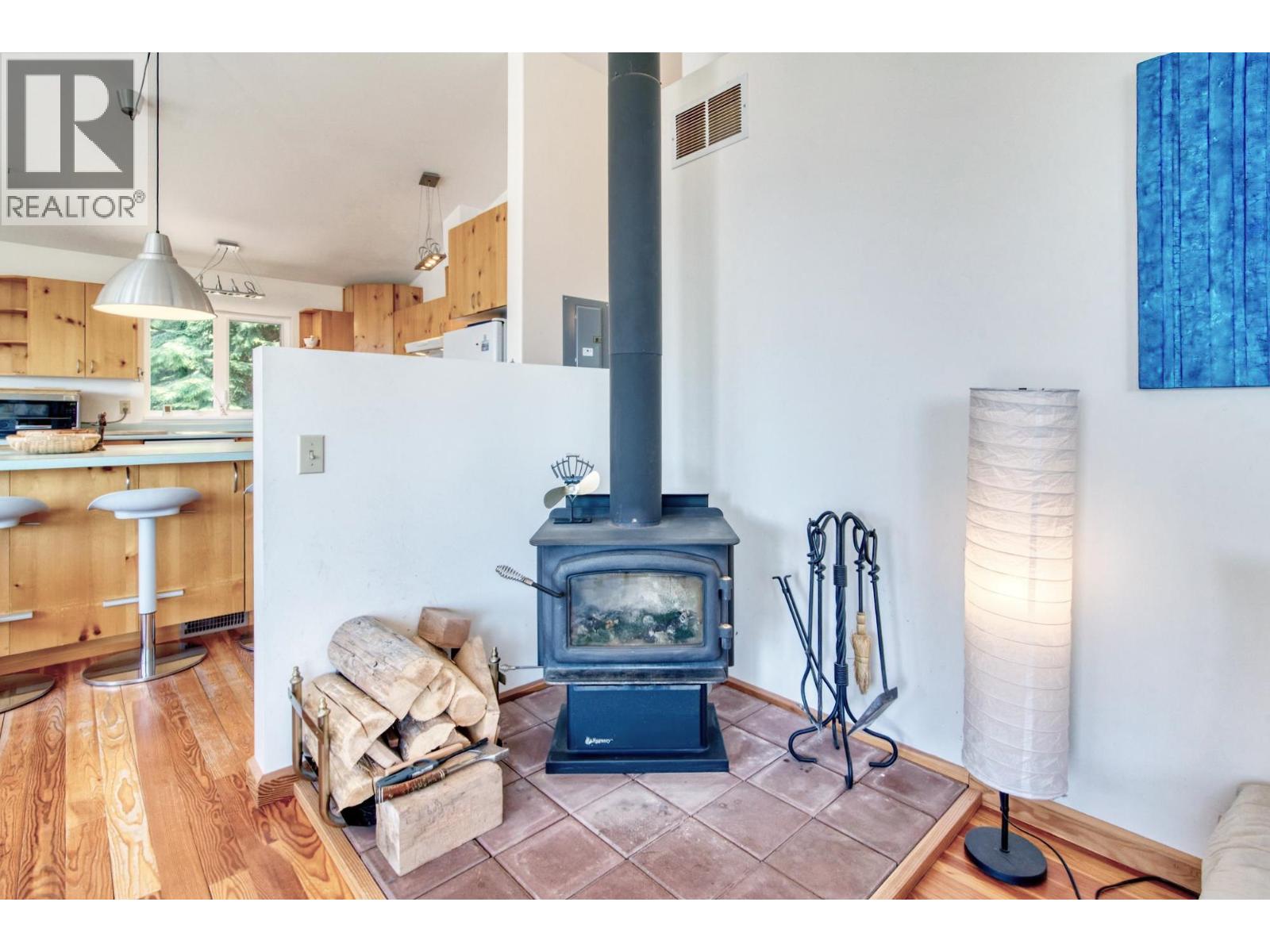 1664 GOWER POINT ROAD, Gibsons