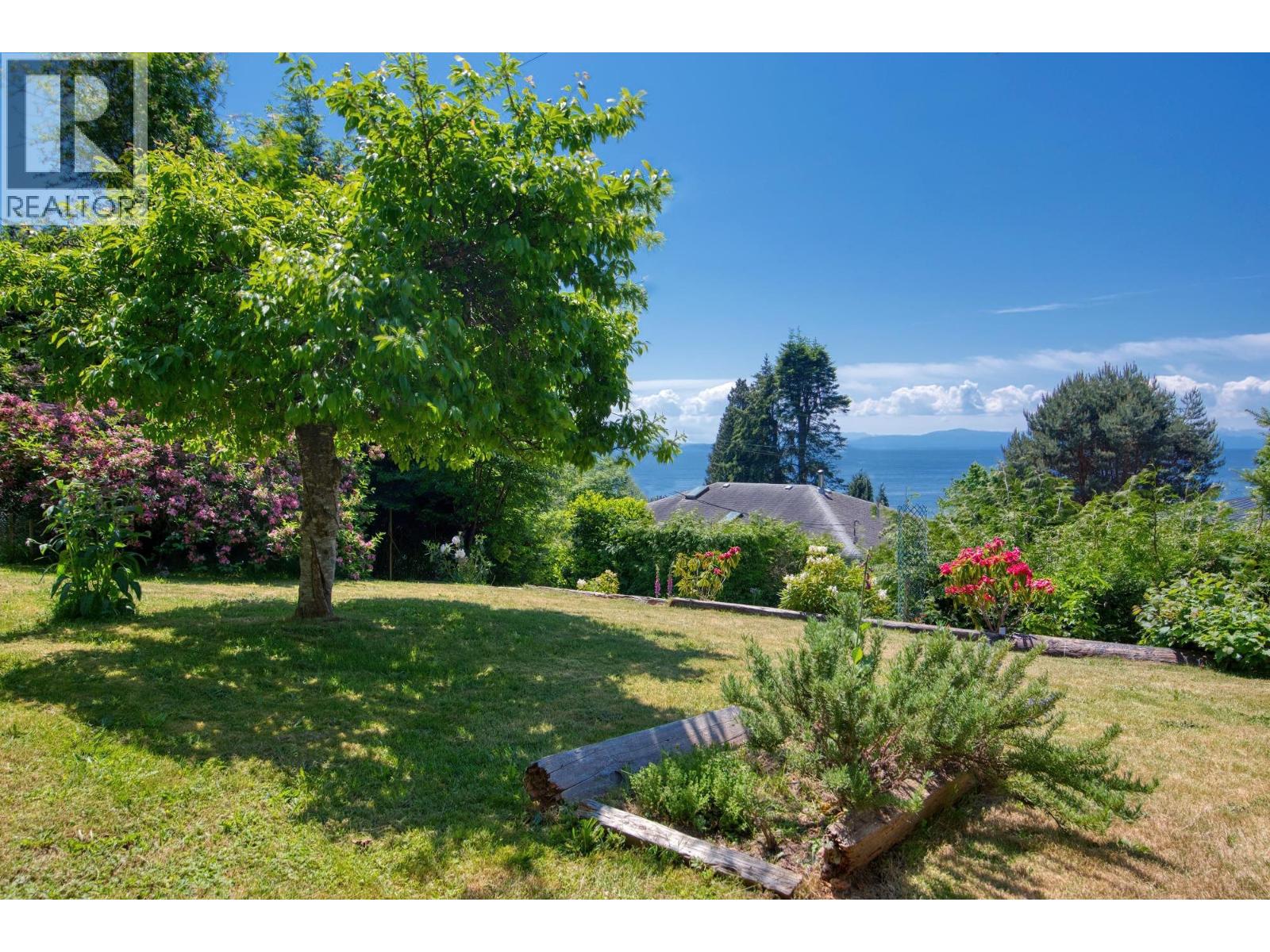 1664 GOWER POINT ROAD, Gibsons