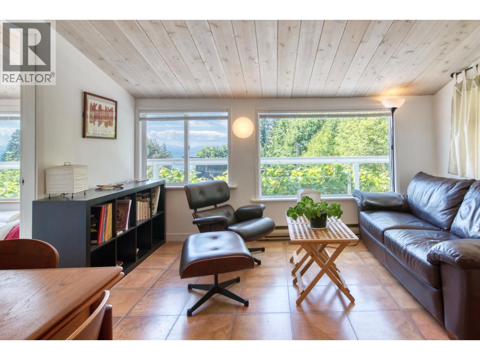 1664 GOWER POINT ROAD, Gibsons