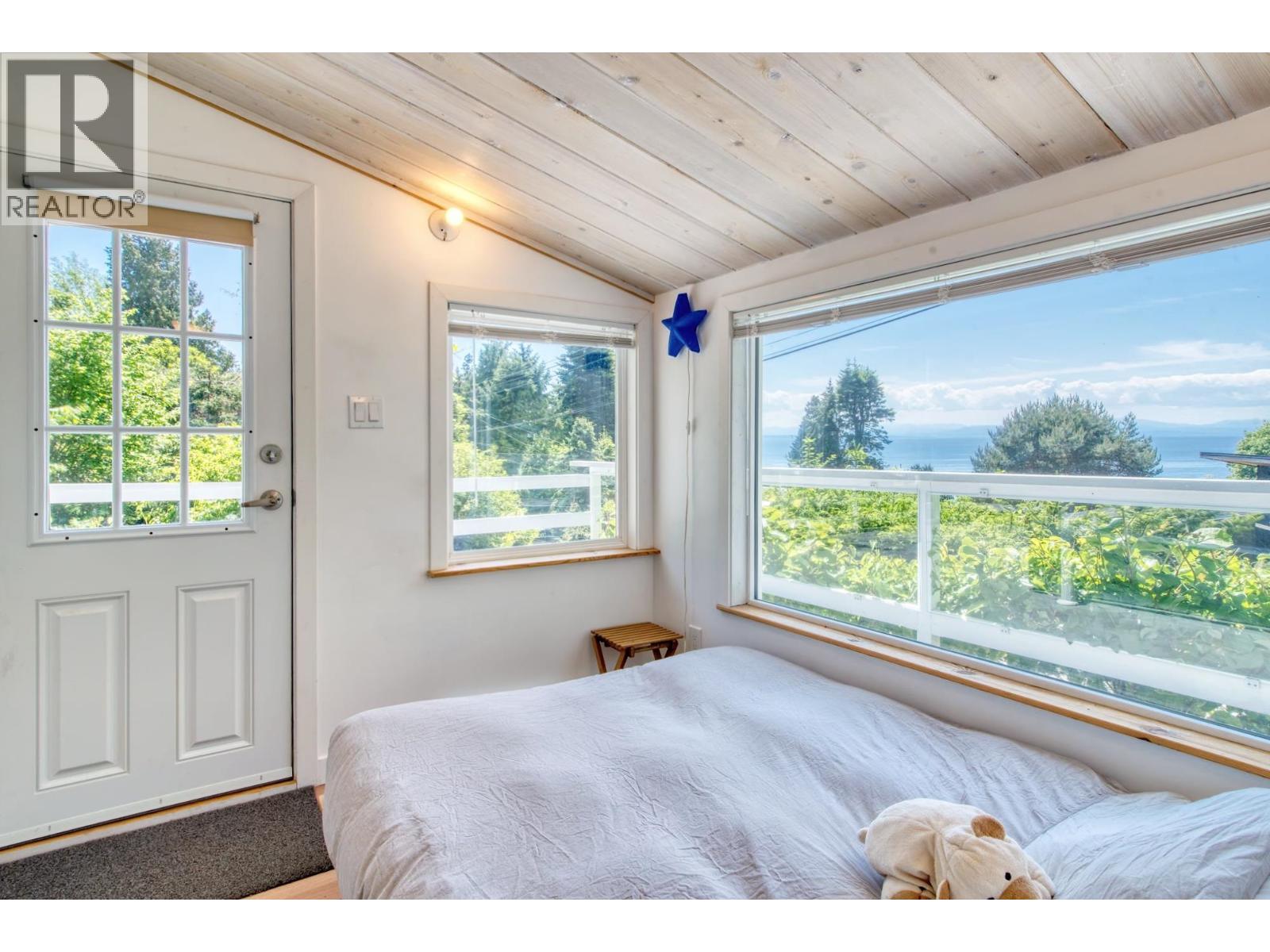 1664 GOWER POINT ROAD, Gibsons