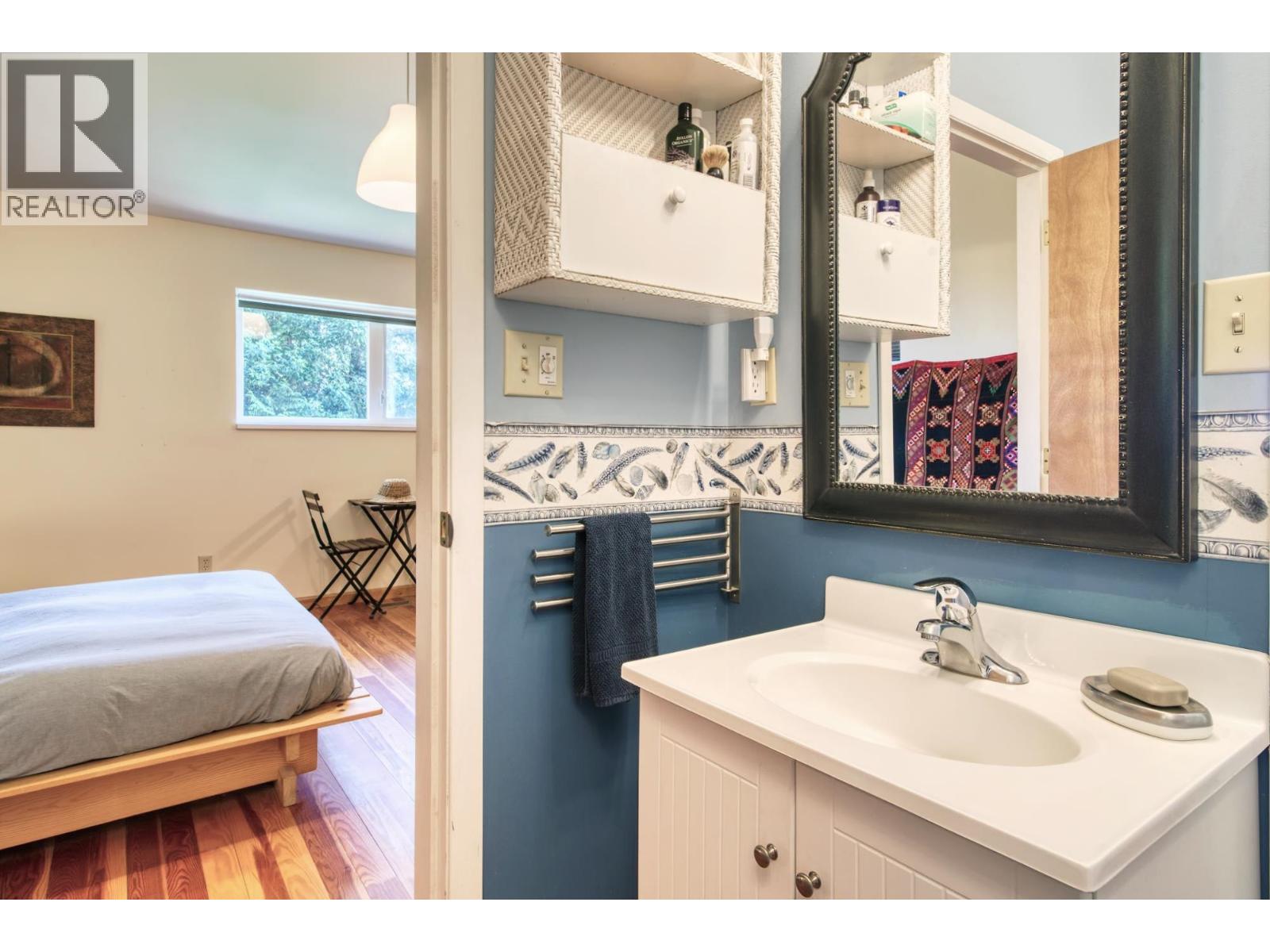 1664 GOWER POINT ROAD, Gibsons