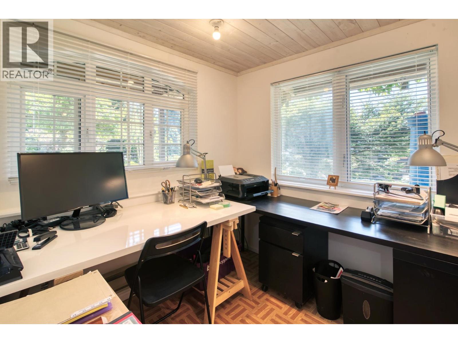 1664 GOWER POINT ROAD, Gibsons