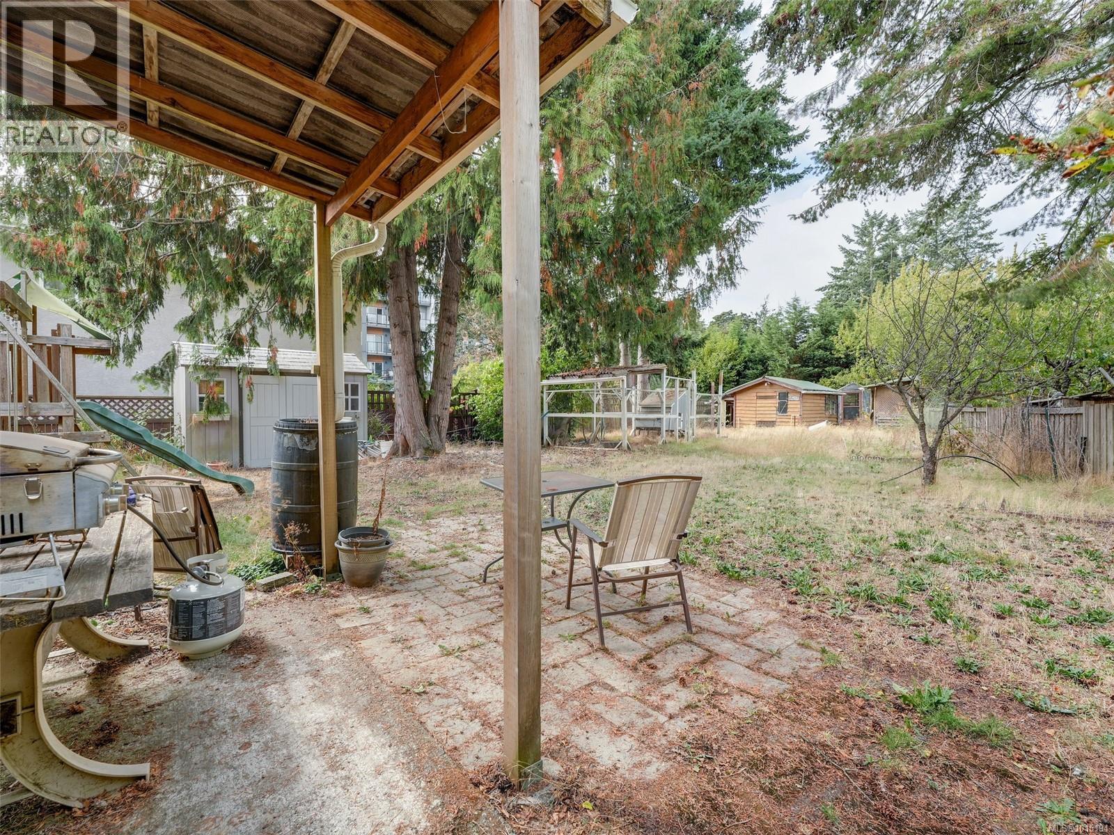 2818 Carlow Rd, Langford