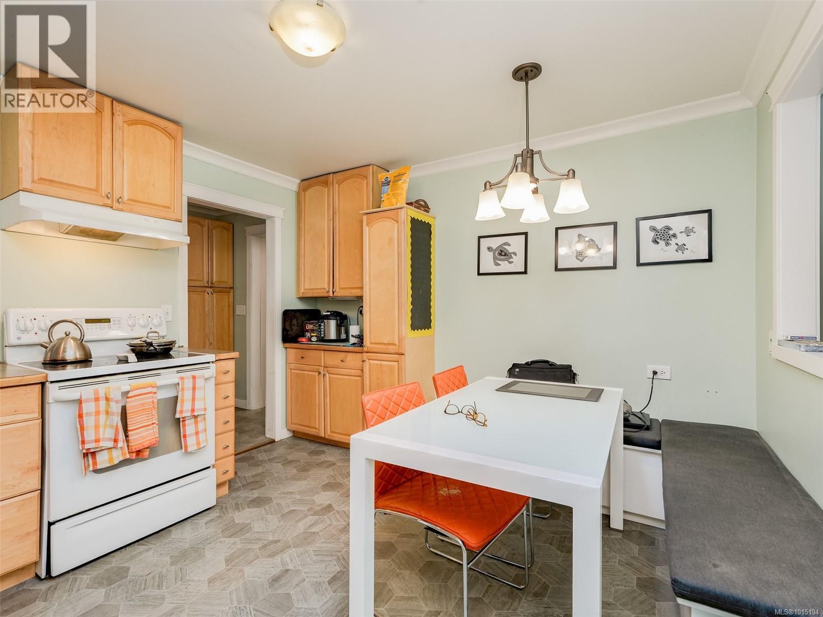 2818 Carlow Rd, Langford