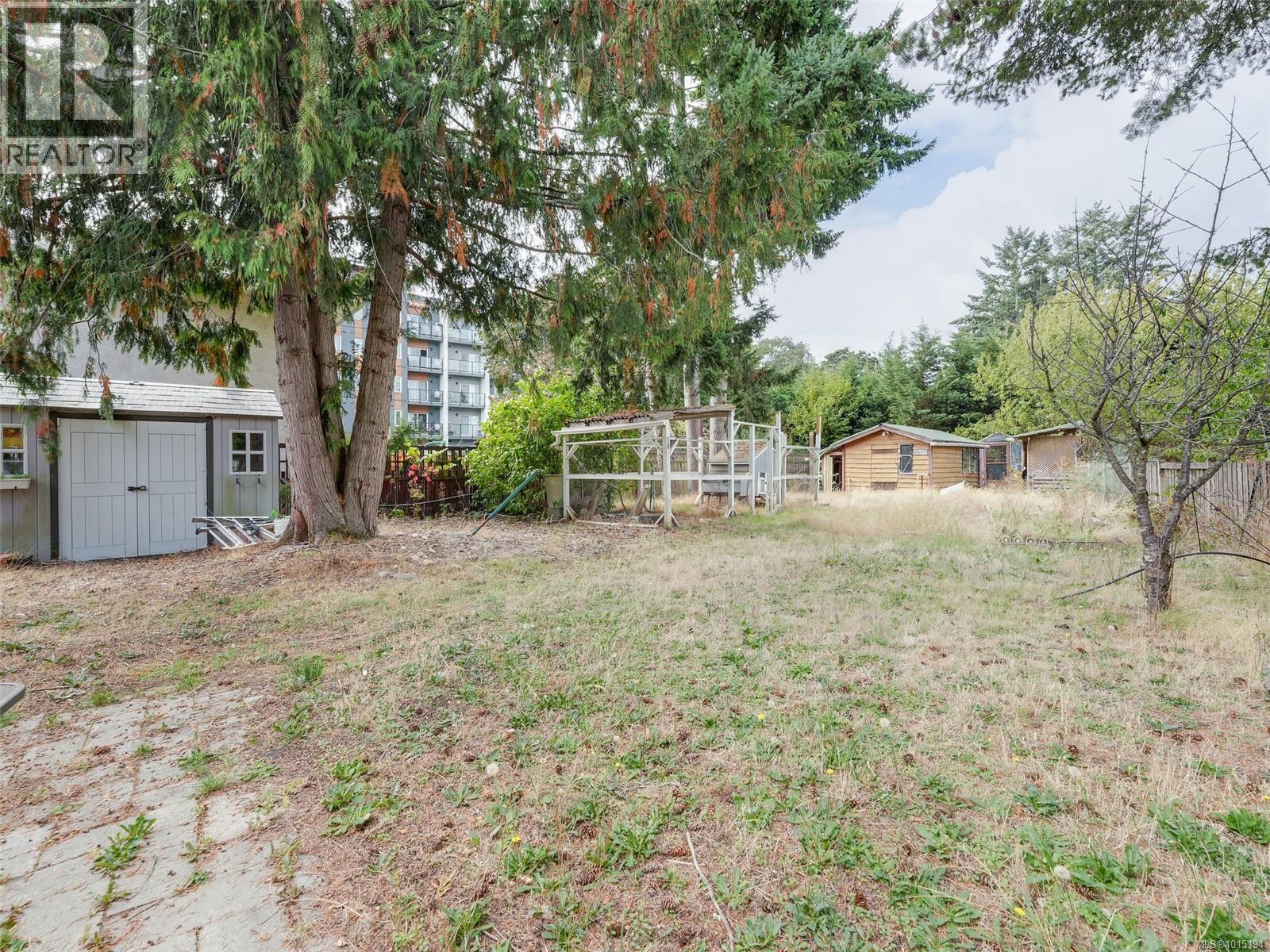 2818 Carlow Rd, Langford