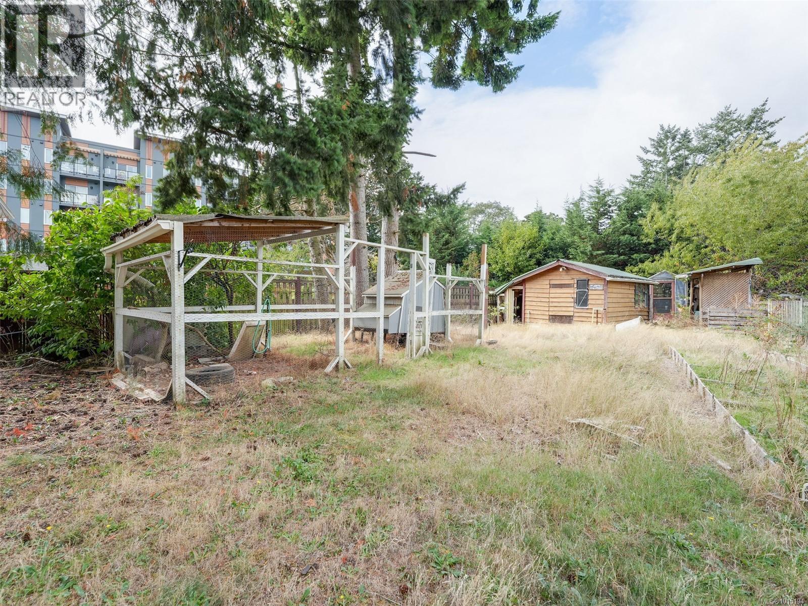 2818 Carlow Rd, Langford