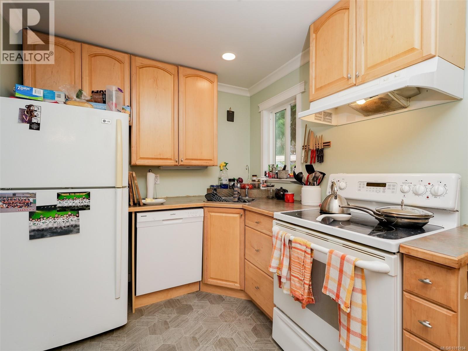 2818 Carlow Rd, Langford