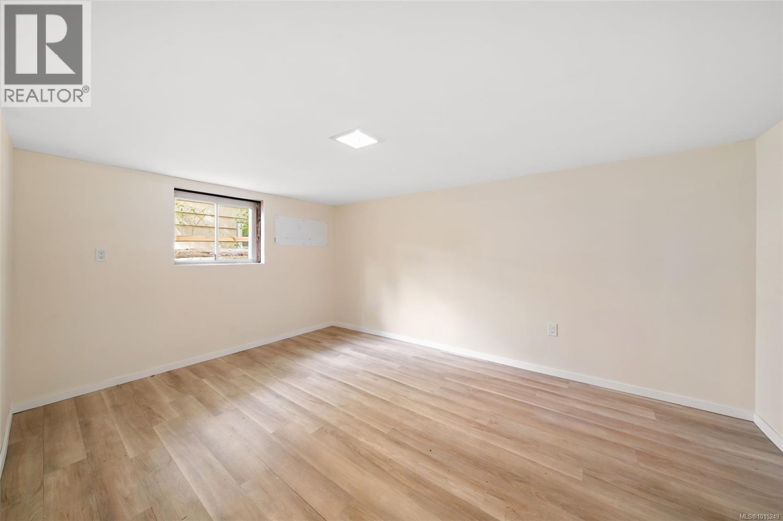1075 Burnside Rd W, Saanich