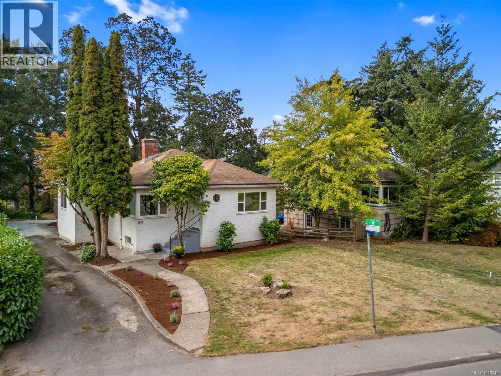 1075 Burnside Rd W, Saanich