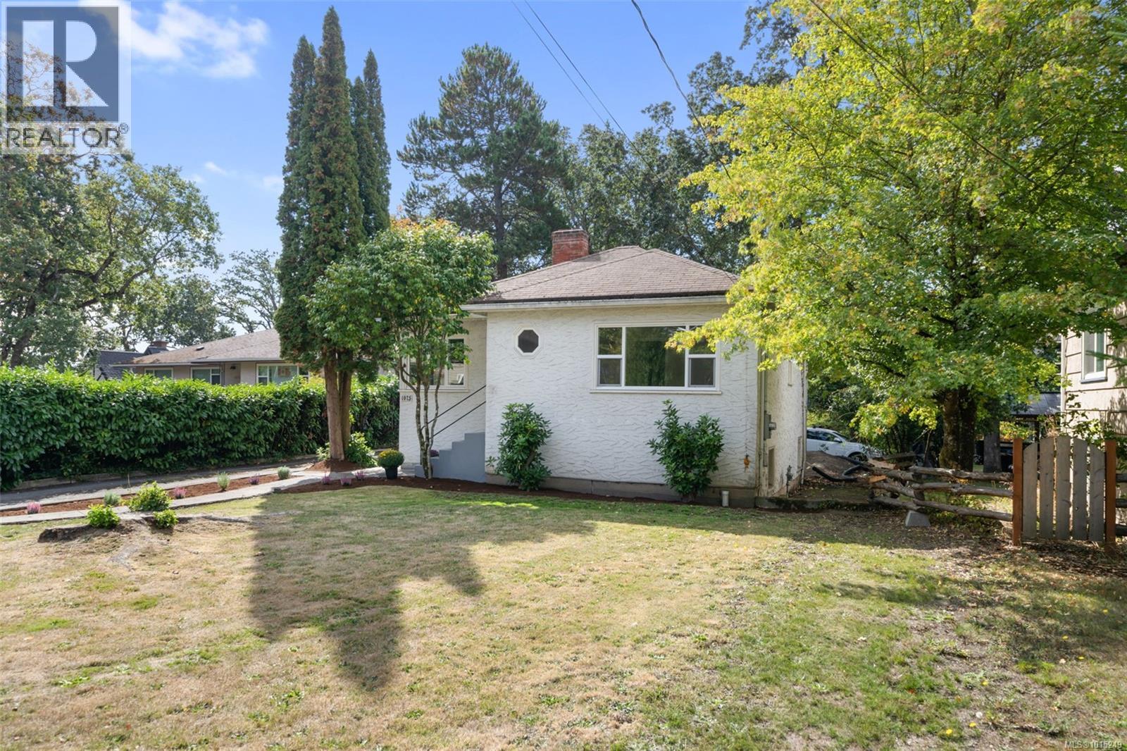 1075 Burnside Rd W, Saanich