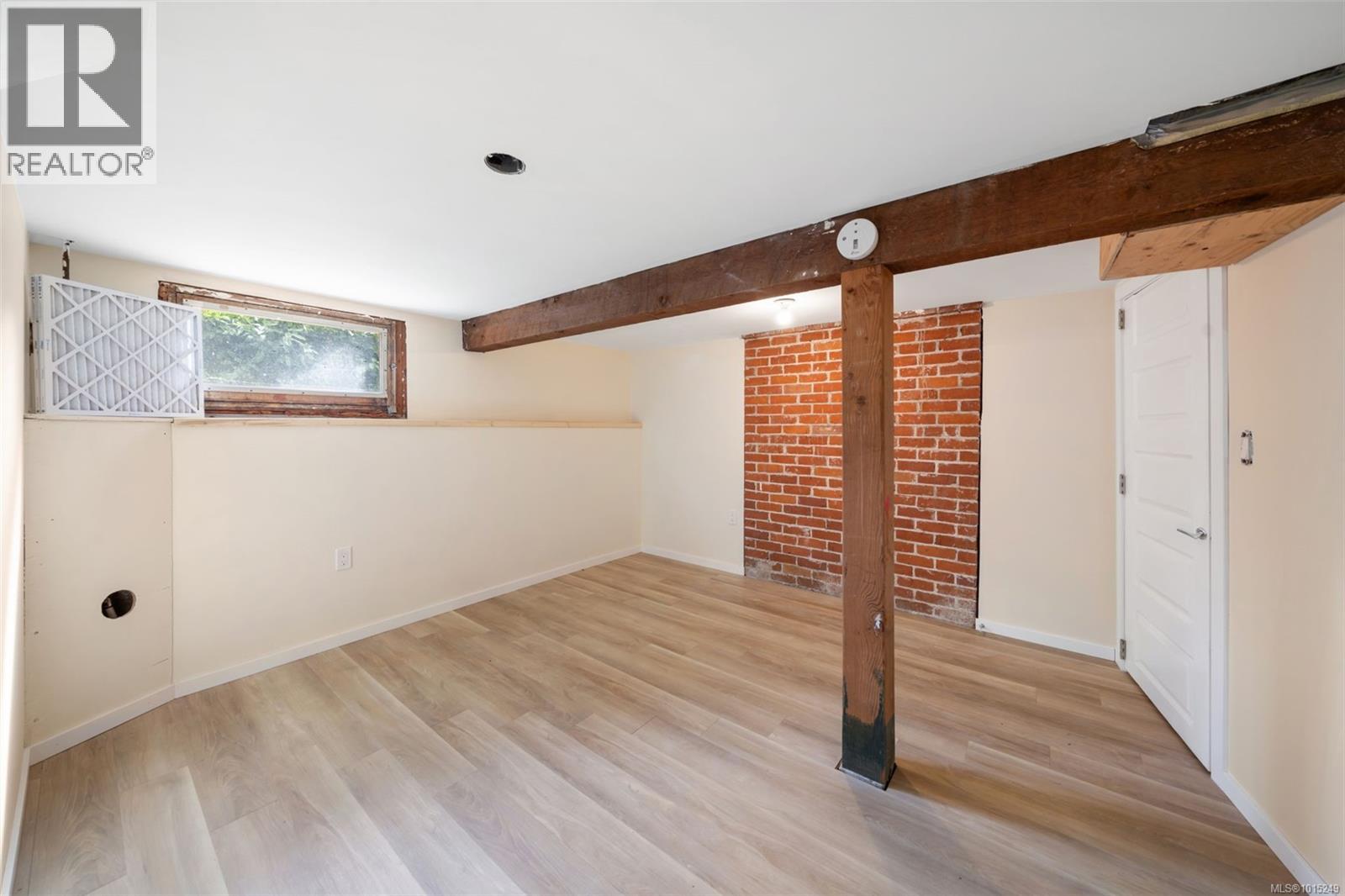 1075 Burnside Rd W, Saanich