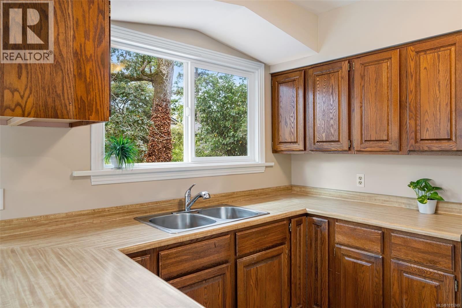 1075 Burnside Rd W, Saanich