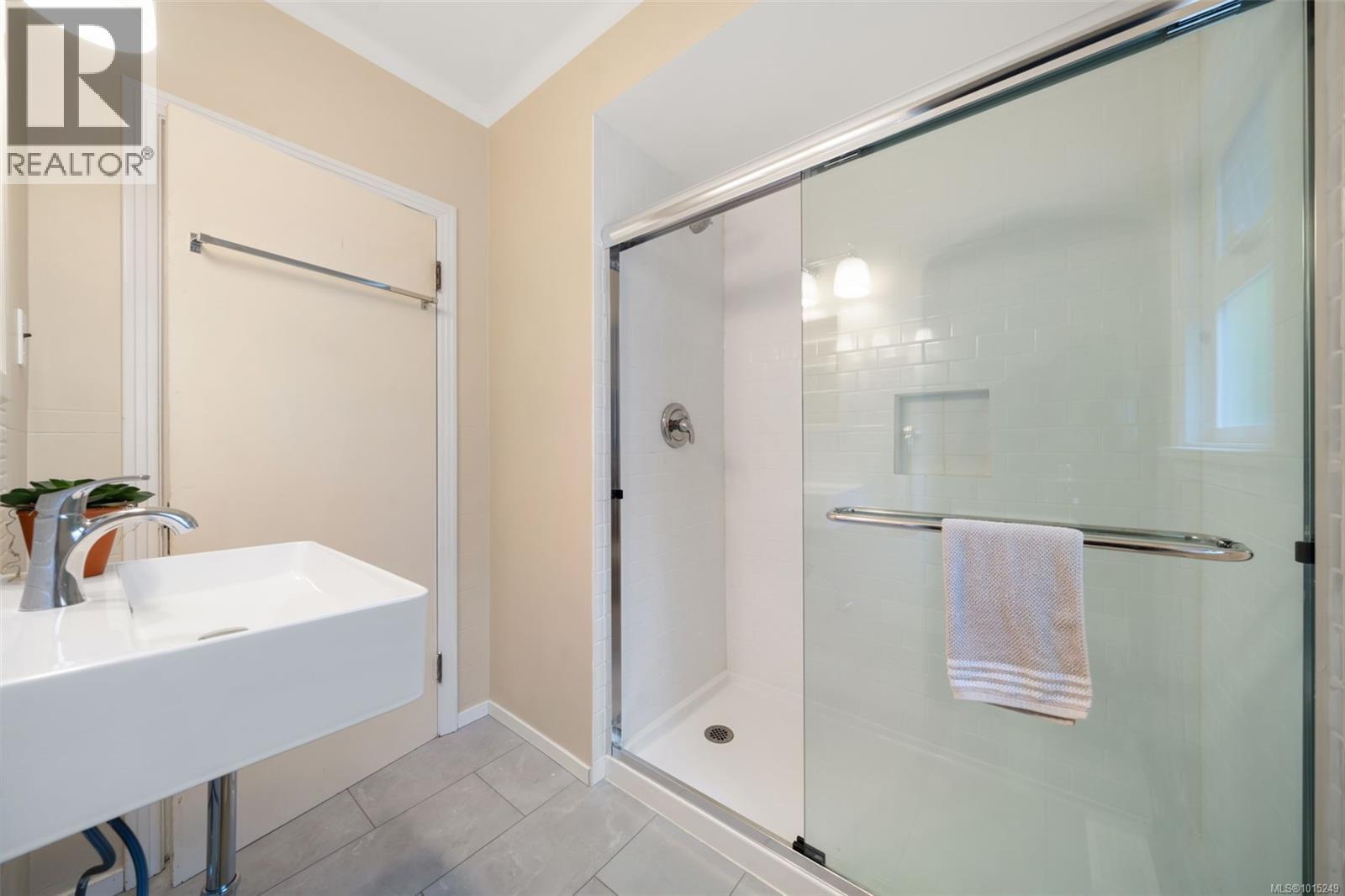 1075 Burnside Rd W, Saanich