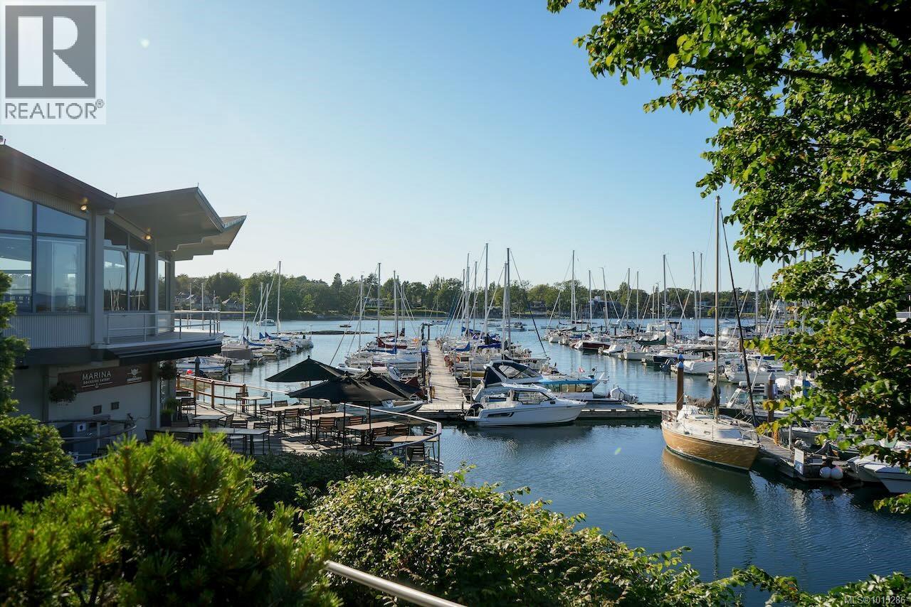  2473 Plumer Street, Oak Bay