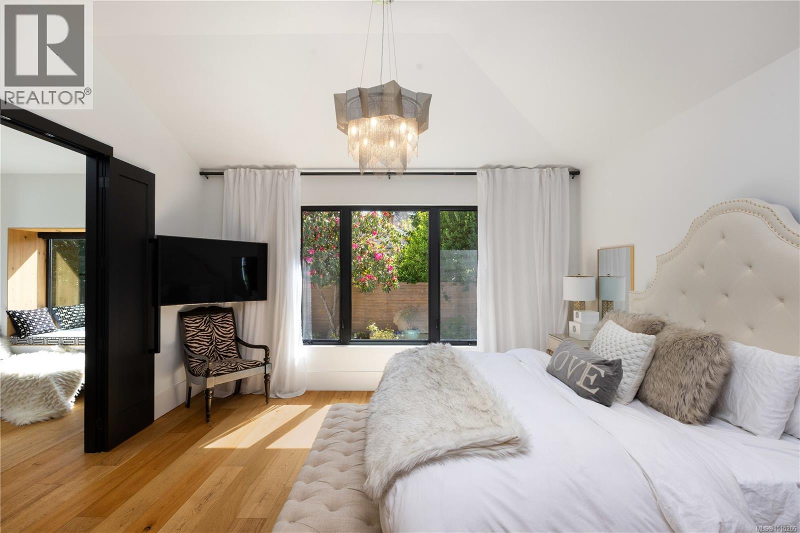  2473 Plumer Street, Oak Bay