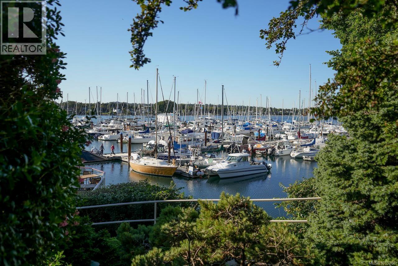  2473 Plumer Street, Oak Bay