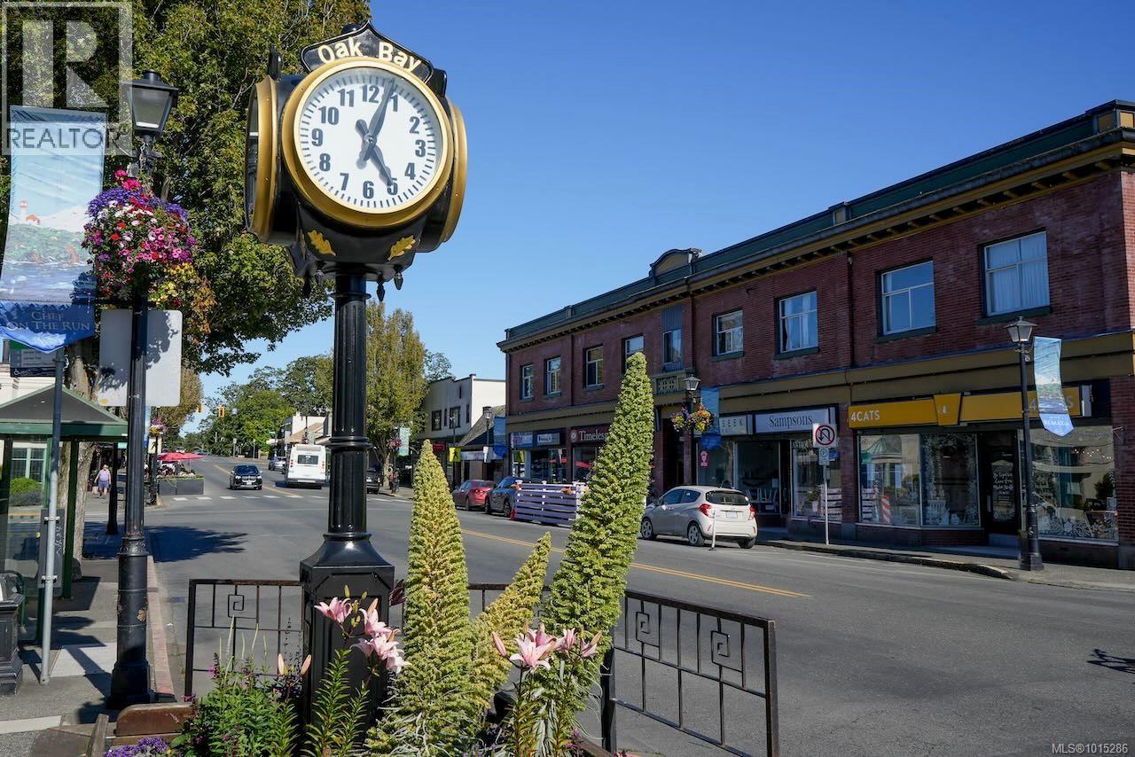  2473 Plumer Street, Oak Bay