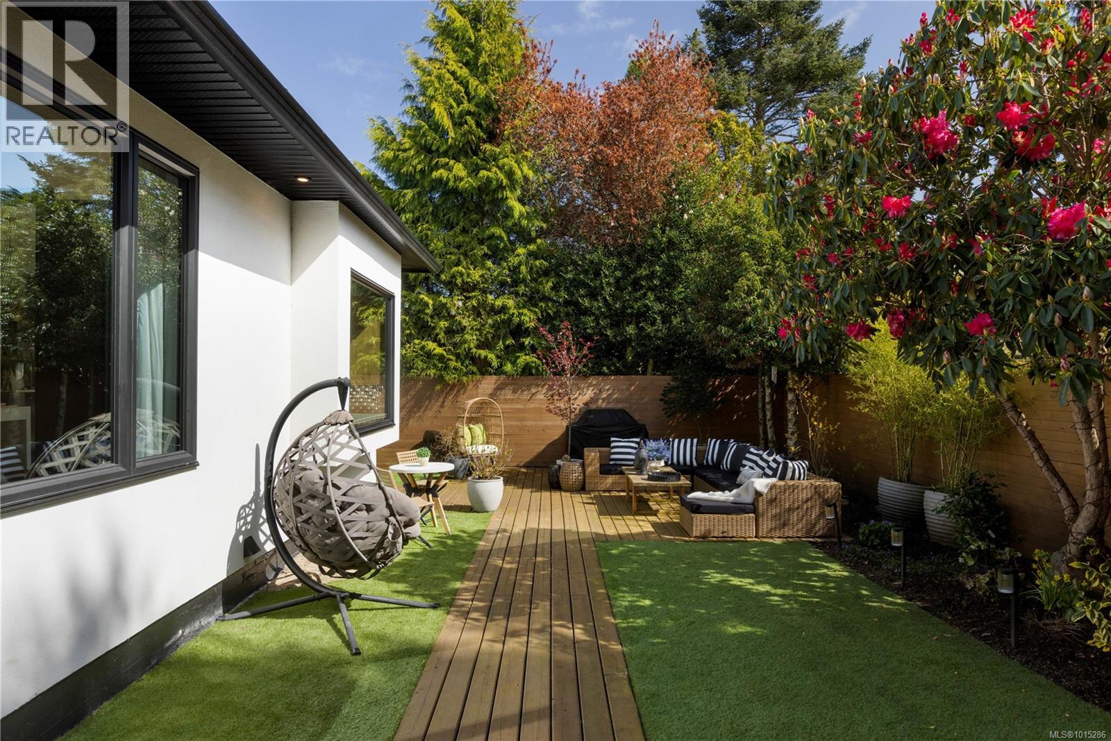  2473 Plumer Street, Oak Bay