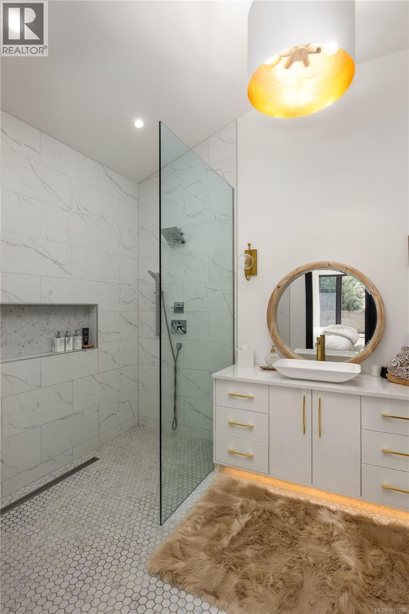  2473 Plumer Street, Oak Bay