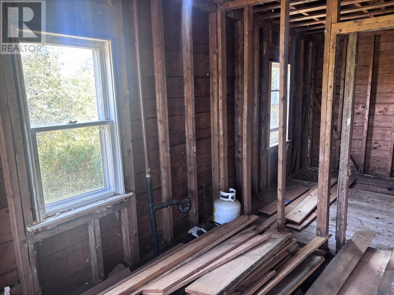 Property 5 of 6 of 194 Puddle Road