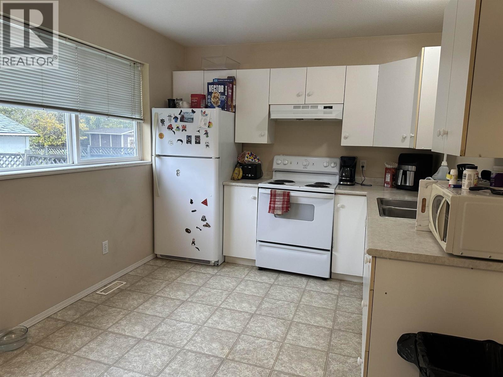 8112 90 AVENUE, Fort St. John