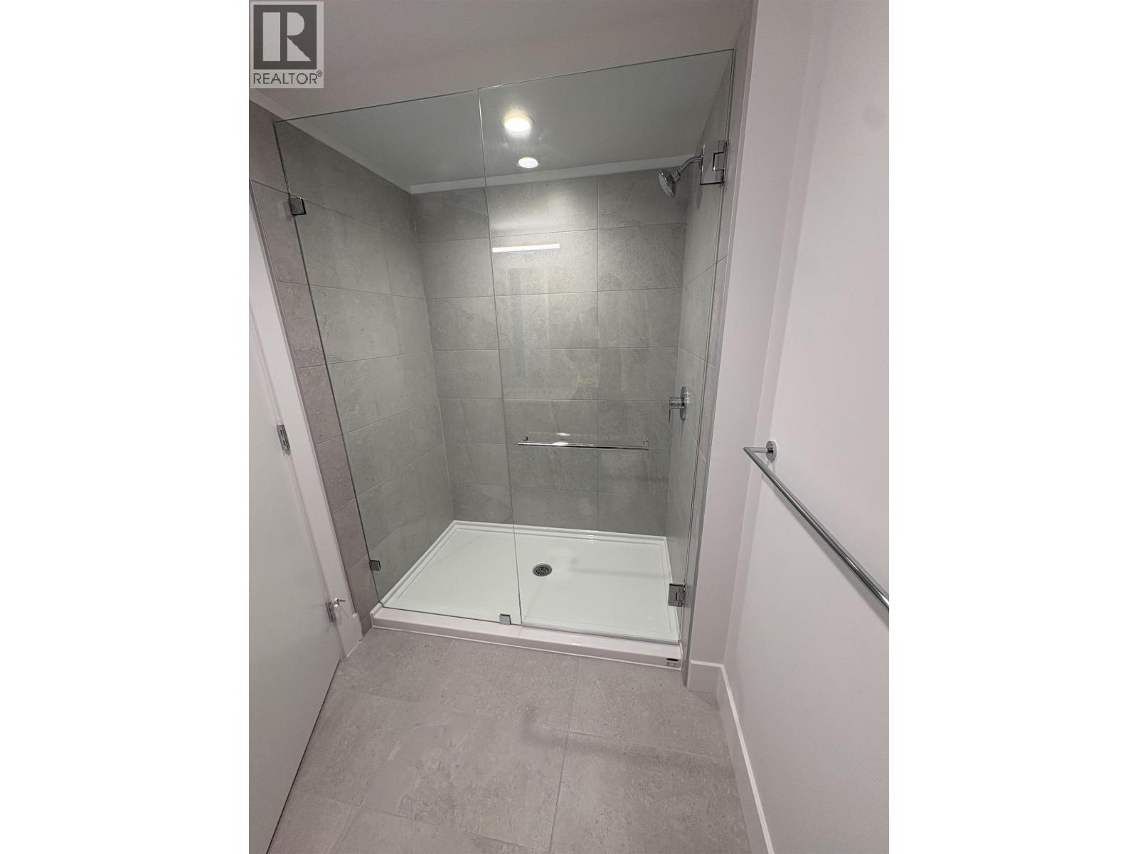 105 2322 EMERY COURT, North Vancouver