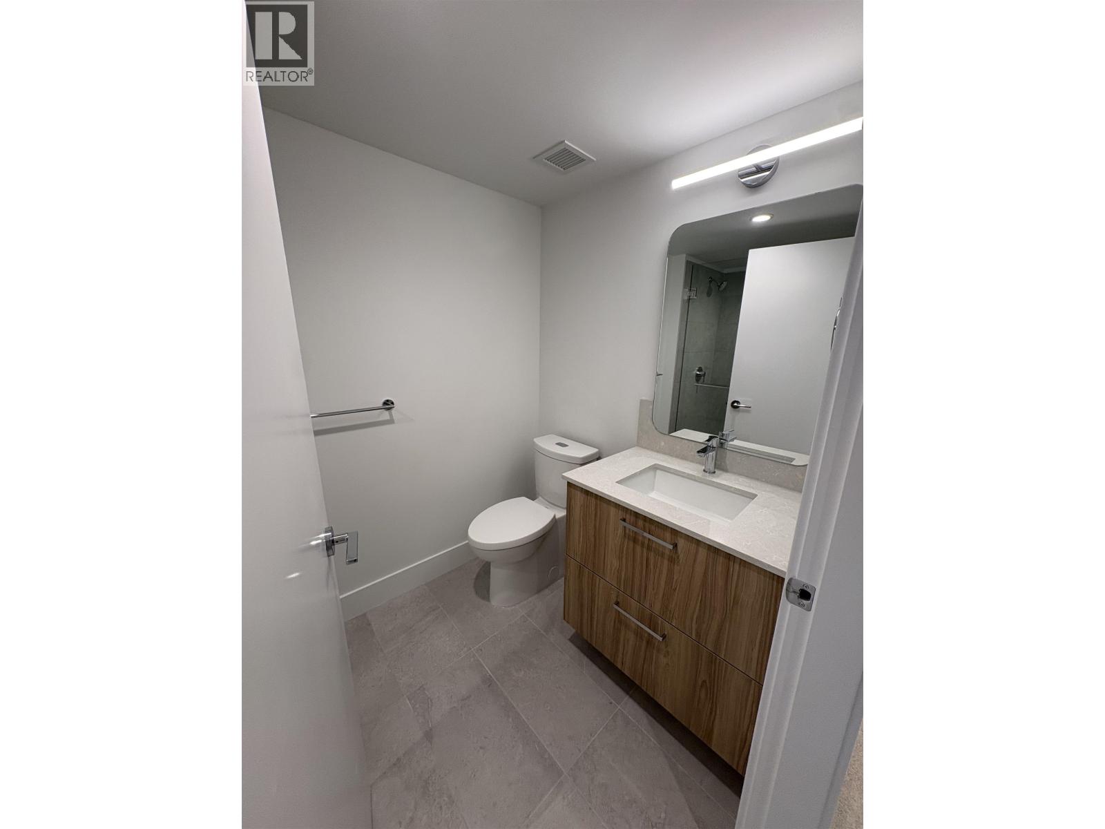 105 2322 EMERY COURT, North Vancouver