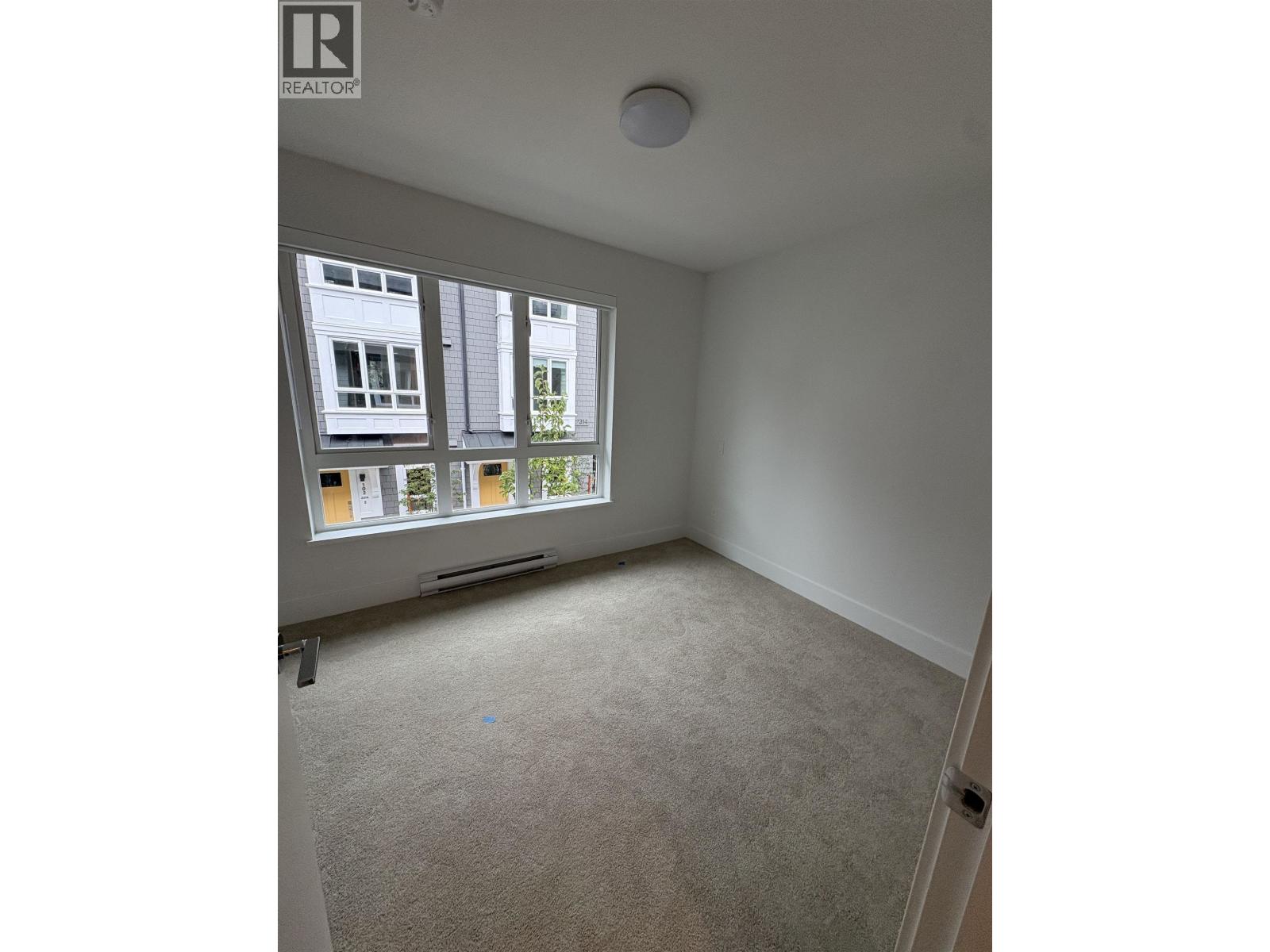105 2322 EMERY COURT, North Vancouver